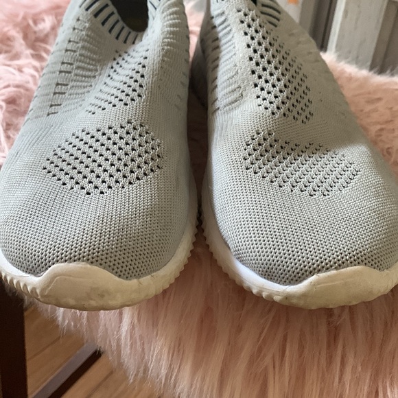 Grey slip on sneakers - Picture 3 of 6